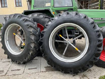 Bild 3:Zwillingsräder Fendt Farmer