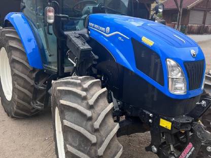 Bild 2:Traktor New Holland T5.90