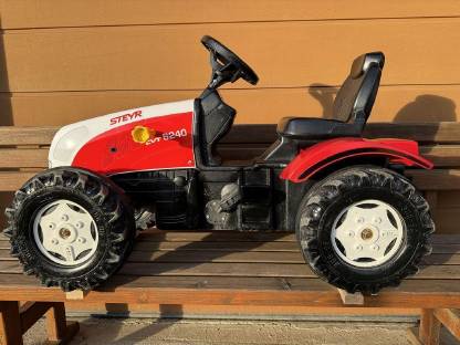 Bild 2:STEYR Trettraktoren für Kinder