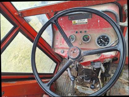 Bild 5:Massey Ferguson 235 mit Frontlader
