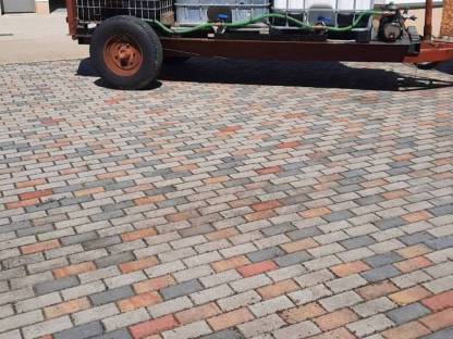 Bild 5:Anhänger, Bagger Transporter, mobile Bewässerung