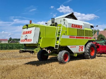 Bild 3:Claas Mega 218