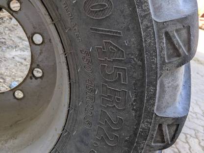 Bild 4:Reifen 560 45 22.5