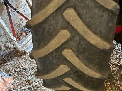 Reifen 440/65R24 und 540/65R34