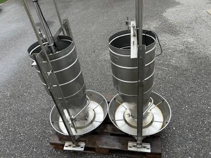 Bild 2:IBO Schweine-Vormastautomaten