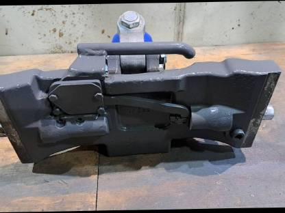 Bild 4:Scharmüller Kugelkopfkupplung K80 für Fendt 716 718 720 722