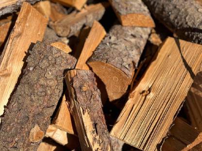 Bild 3:120 Schüttraummeter ofenfertiges Fichten-Brennholz