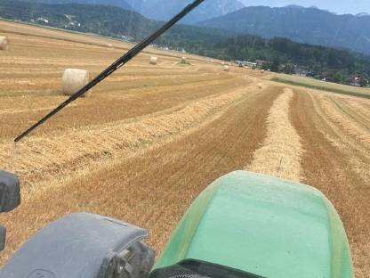 Bild 7:John Deere 582 Maxi Cut Rundballenpresse