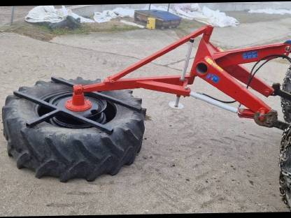 Bild 3:Futterschieber, Reifen hydraulisch