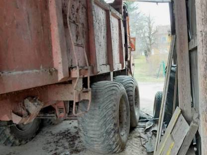 Bild 2:Tebbe 18 t Mist- und Kompoststreuer