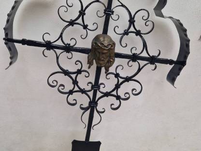 Bild 4:Schmiedeisernes Kreuz