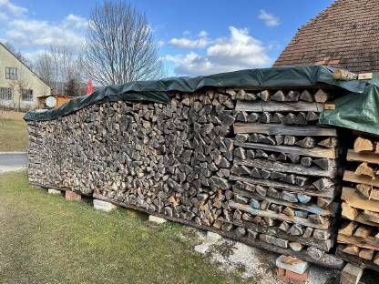 Bild 2:Brennholz