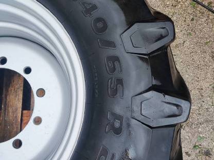 Bild 6:Reifen- und Felgensatz 650/65 R38 und 540/65 R26