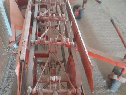 Bild 7:Pöttinger Heuraupe KR 220