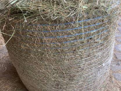 Bild 4:Heuballen belüftet