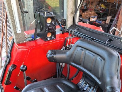 Bild 6:Agrarfahrzeug Massey Ferguson 284s