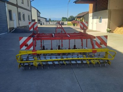 Bild 2:Pöttinger Synkro 3000 S