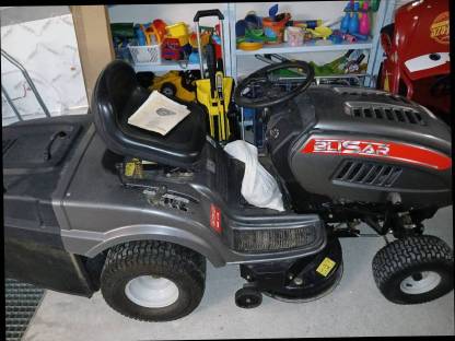 Rasenmäher traktor