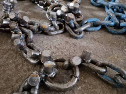 Bild 2:Pewag Forstgrip, Stachelketten mit Spannkette