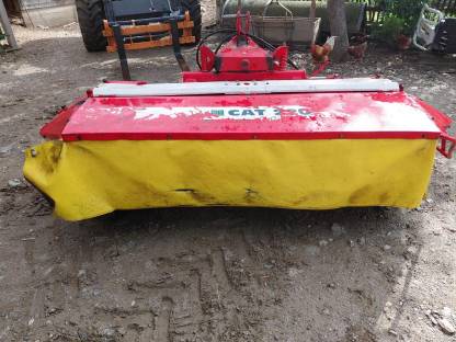 Bild 2:Frontmähwerk Pöttinger 220 Alpin