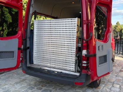 Bild 5:Mercedes Sprinter 209 behindertengerecht mit Rollstuhlrampe