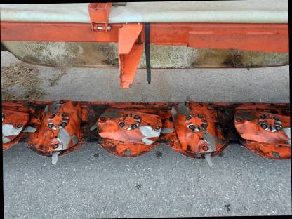 Bild 6:Kuhn GMD 350-FF Heckmähwerk