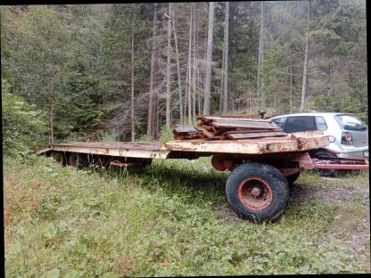 Bild 2:3-achs Tieflader