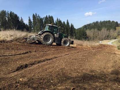 Bild 3:Forstmulchen mit Raupe oder Traktor