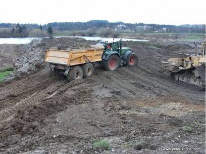 Bild 2:Verleih Muldenkipper geländegängig