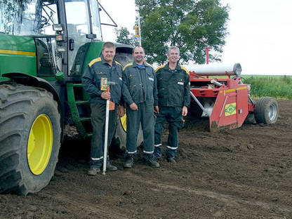 Bild 4:Planieren von Acker und Grünland