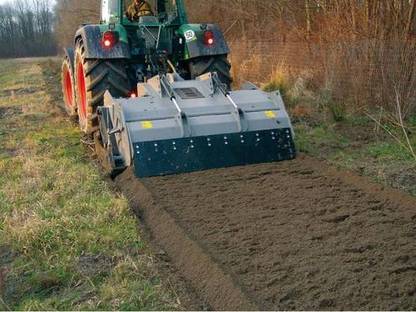 Bild 2:Rekultivierungsmaßnahmen mit Rodefräse und Forstmulcher