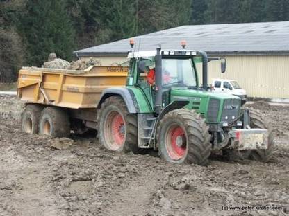 Bild 3:Verleih Muldenkipper geländegängig