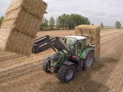 Bild 4:Strohpressen: Wir übernehmen das Pressen Ihrer Strohvorräte!