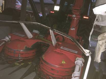 Bild 2:Biete Maishäckseln