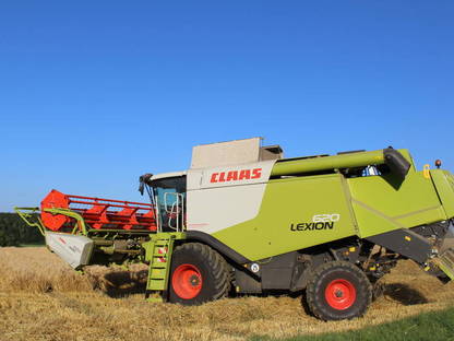 Bild 2:Lohndrusch, Lohnunternehmer, Mähdrescher