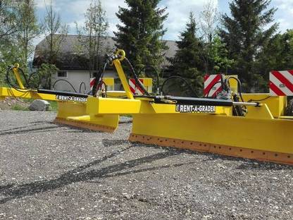 Bild 3:RENT-A-GRADER auf der Rieder Messe