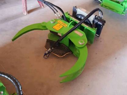 Bild 3:Landschaftspflege, Erdarbeiten, Baumstumpffräsen, Forstarb.