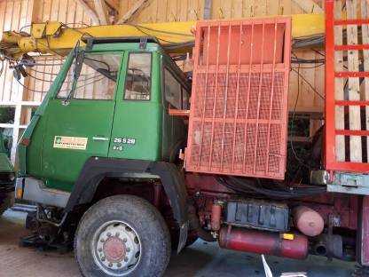 Kippmast Koller K 400 auf LKW Steyr mit Laufwagen