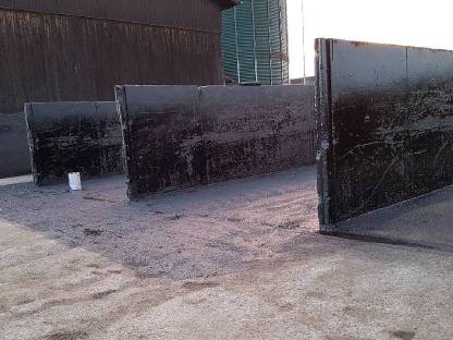 Bild 3:Fahrsilo spritzen - streichen, Mais - Gras - Grünroggen - Grassilage