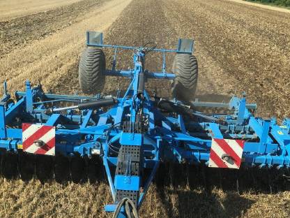 Bild 2:Wir übernehmen Ihre Bodenbearbeitung