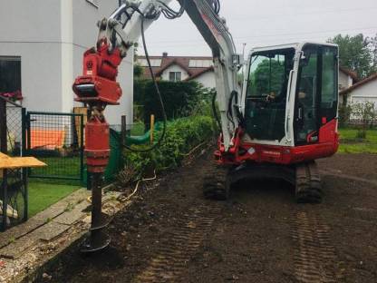 Bild 3:Baggerungen und Baggervermietung