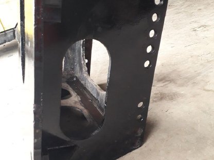 Bild 2:Schneepfluganbauplatte Hydrac