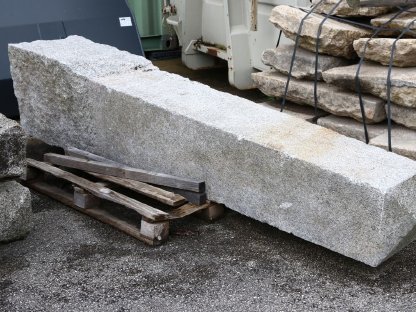 Bild 4:Granit Obelisk