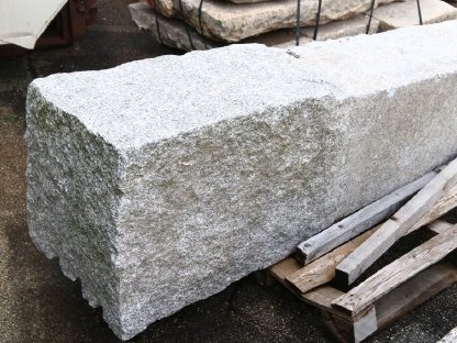 Bild 3:Granit Obelisk