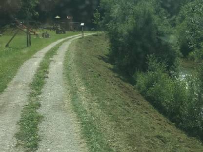 Bild 2:Böschungspflegearbeiten