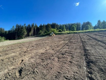 Bild 3:Forst- Alm- Wegsanierung,Rekultivierung,Böschungspflege