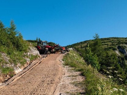 Bild 4:Alm- u. Forstwegsanierung