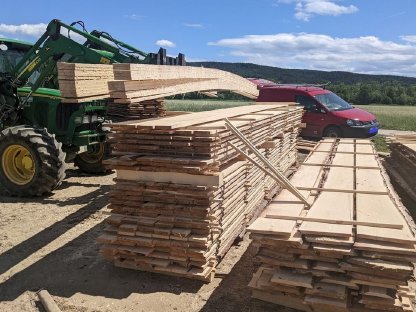 Bild 6:Lohnschnitt mit mobilem Sägewerk, Schnittholz