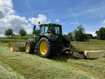 Bild 4:Lohnarbeit / Lohnmähen / Lohnfahren