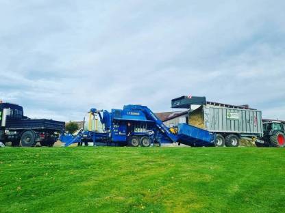 Bild 5:Maisballen Pressen